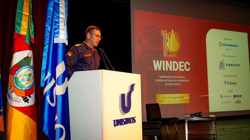 Bombeiros do RS participam de workshop sobre segurança e alvarás