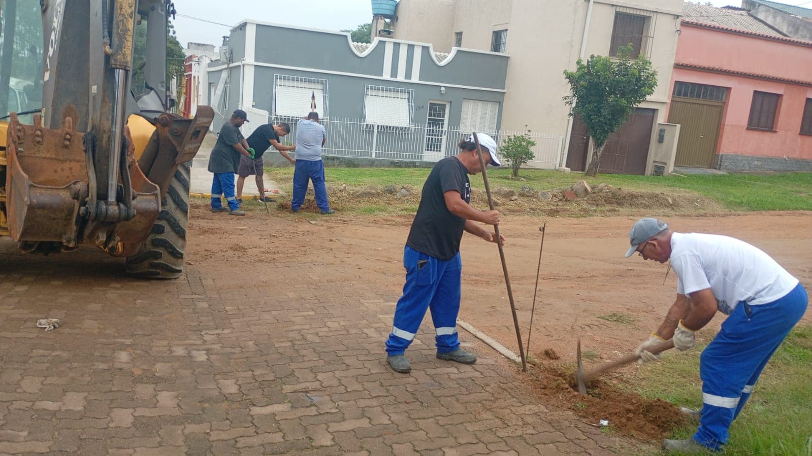 Seinfra inicia calçamento da rua Waldemar Machado em Bagé