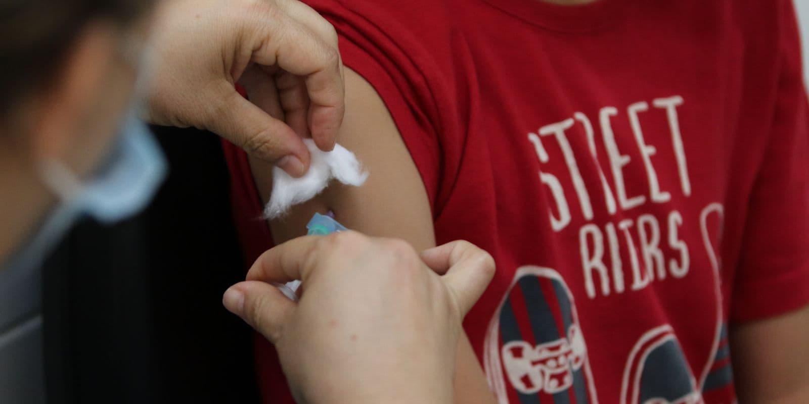 Vacinação em escolas de Bagé segue até dia 30 com foco em seis imunizantes