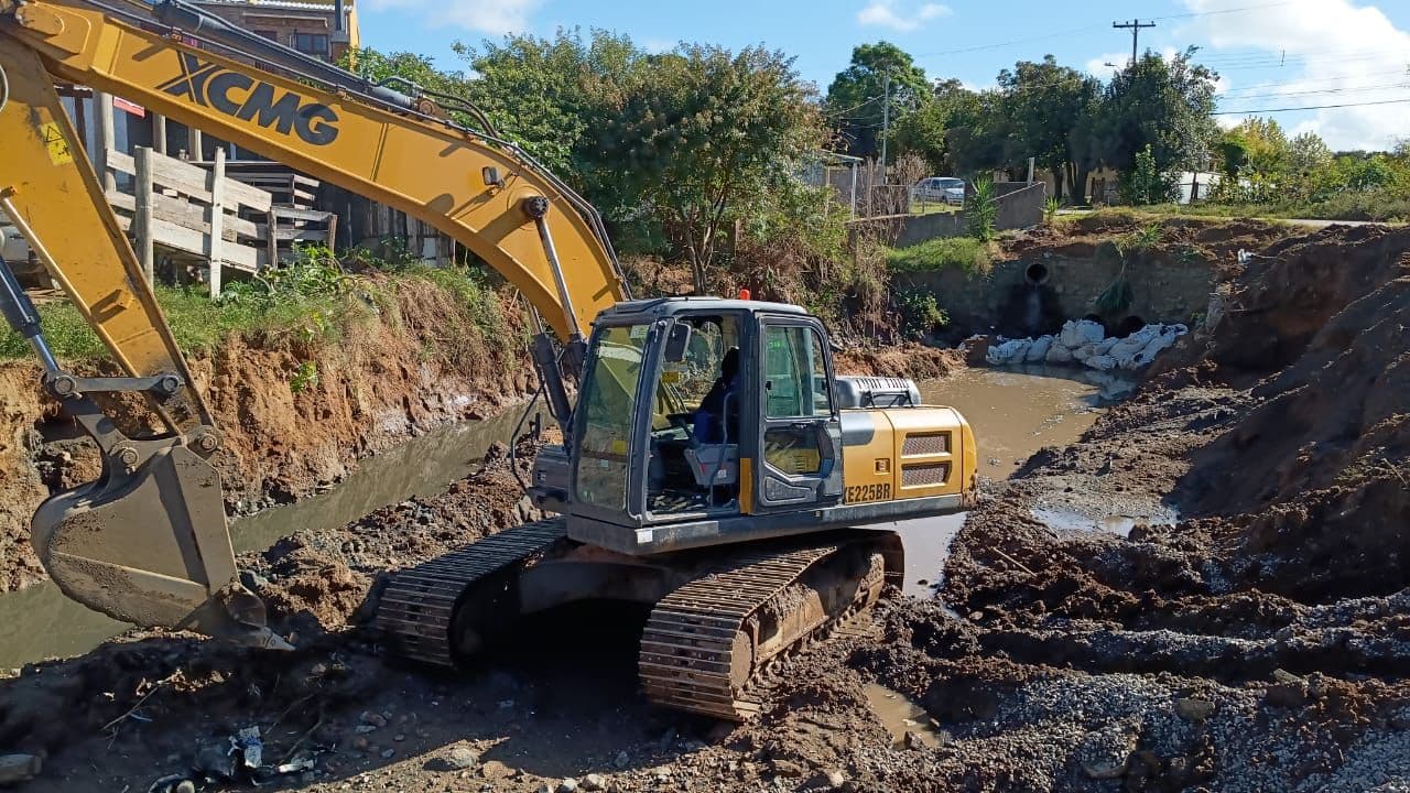 Seinfra inicia instalação de galerias pluviais no bairro Narciso Suñe