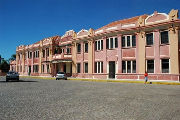 Prefeitura de Bagé abre processo seletivo para nove vagas na área de manutenção urbana
