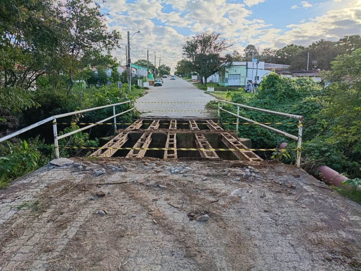 Seinfra inicia reforma da ponte na rua Carlos Mangabeira